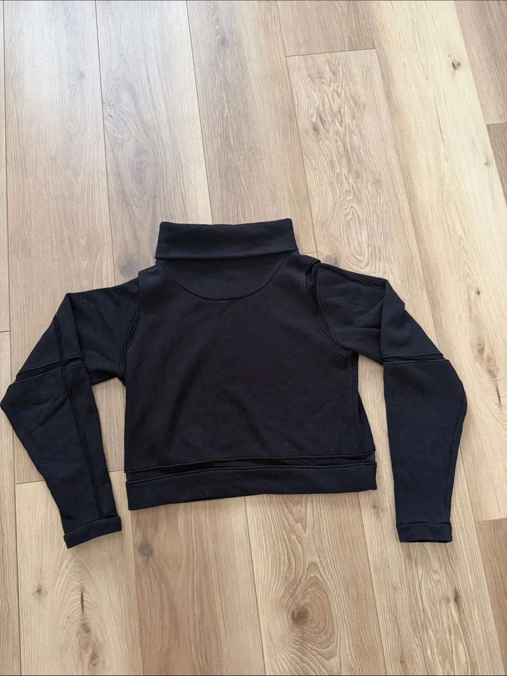 ALO Yoga Black Cropped Funnel Neck Sweatshirt